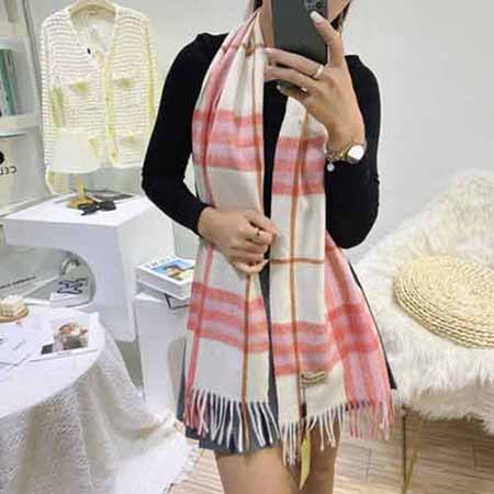 巴寶莉極品羊絨弊雙面印花設計羊絨非常的細膩粗紡圍巾