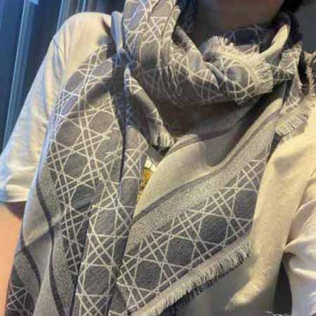 美國lv官網今年秋冬新出的Cannage藤格紋披肩