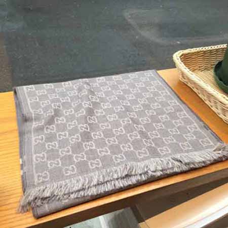免代買的圍巾一模一樣Gucci極品，Gucci經(jīng)典的圍巾！