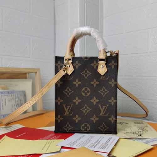 LV原單Petit Sac Plat實用日常手袋，空間充足，演繹經典之作！