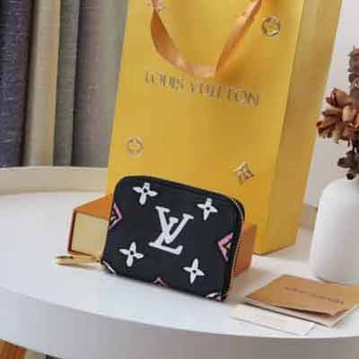 LV M80677 拉鏈零錢包：Wild at Heart 系列的狂