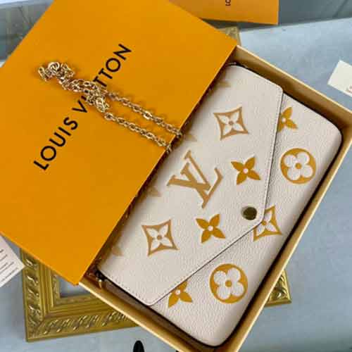 路易威登特別款Félicie Pochette鏈條包，搭配