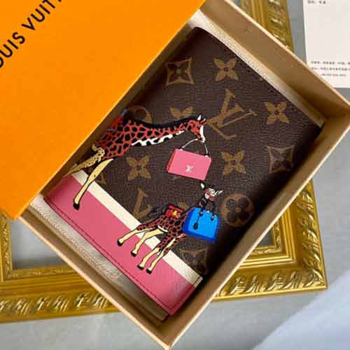 LV長頸鹿護照夾，時尚優雅的旅行