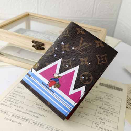 LV原版護照夾M64502：奢華質感，多功能設計，旅行畢