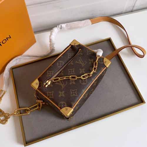 LV經典款Mini Soft Trunk手袋，時