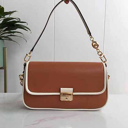 大品牌MK女包包2022新款真皮質感Bradshaw小號鏈條包