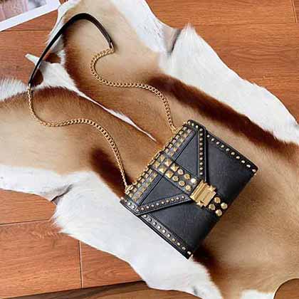 經典款新玩法~mk新的拼鉚釘鏈條包！